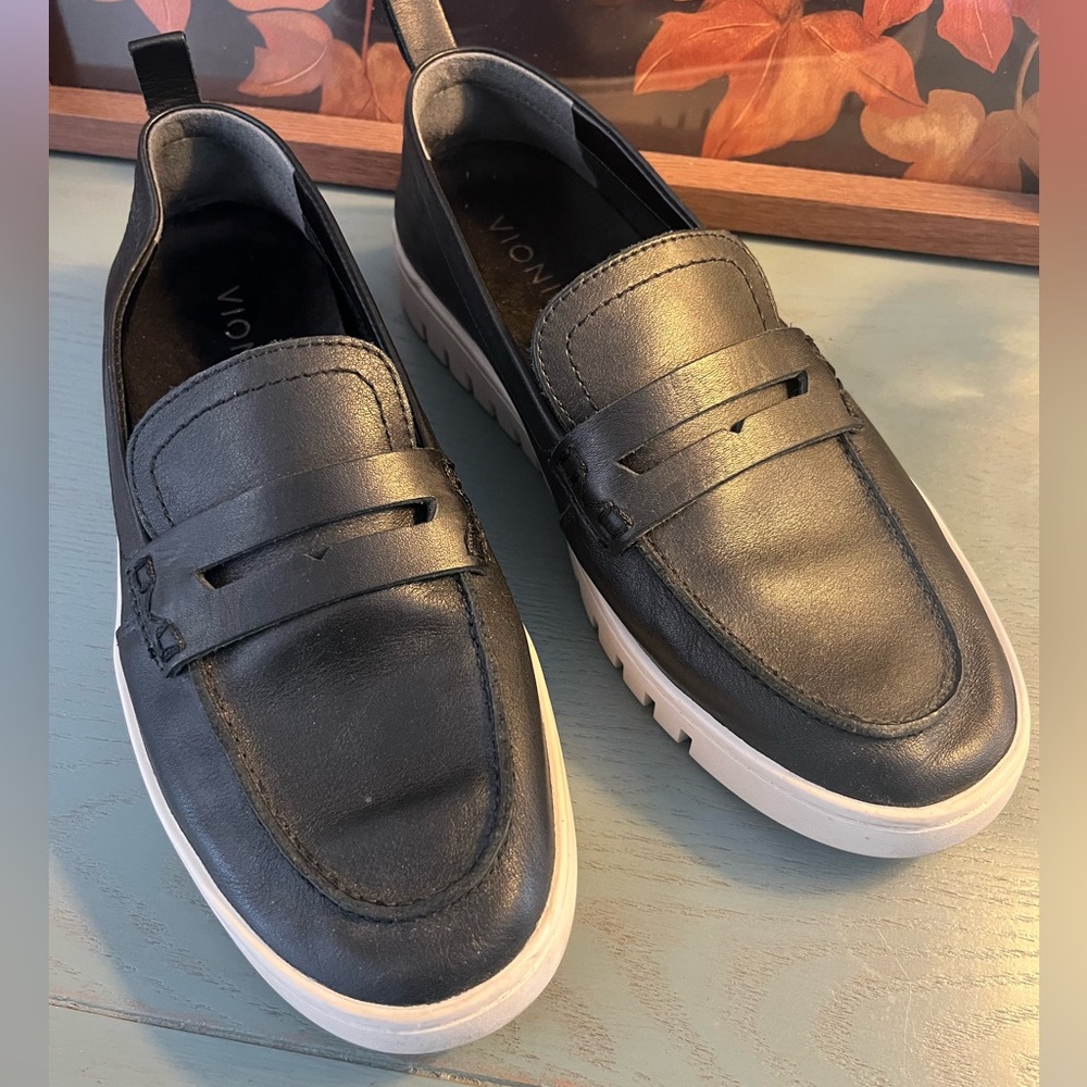Vionic Uptown Women’s Black leather Penny Loafers 7 wide slip on classic shoe